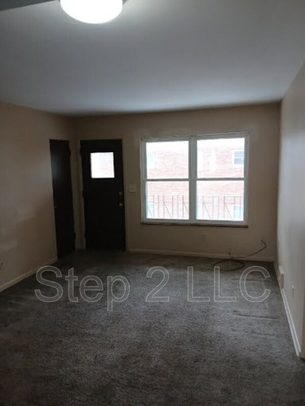 Primary Photo - 228 S St Clair St