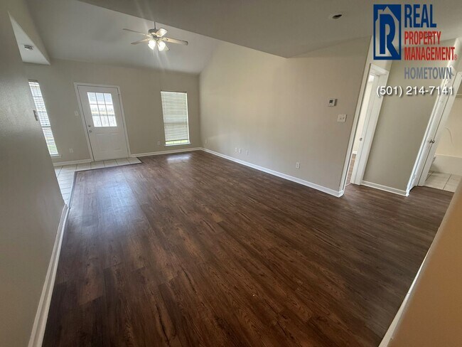 Foto del edificio - 2993 Wildwood Dr