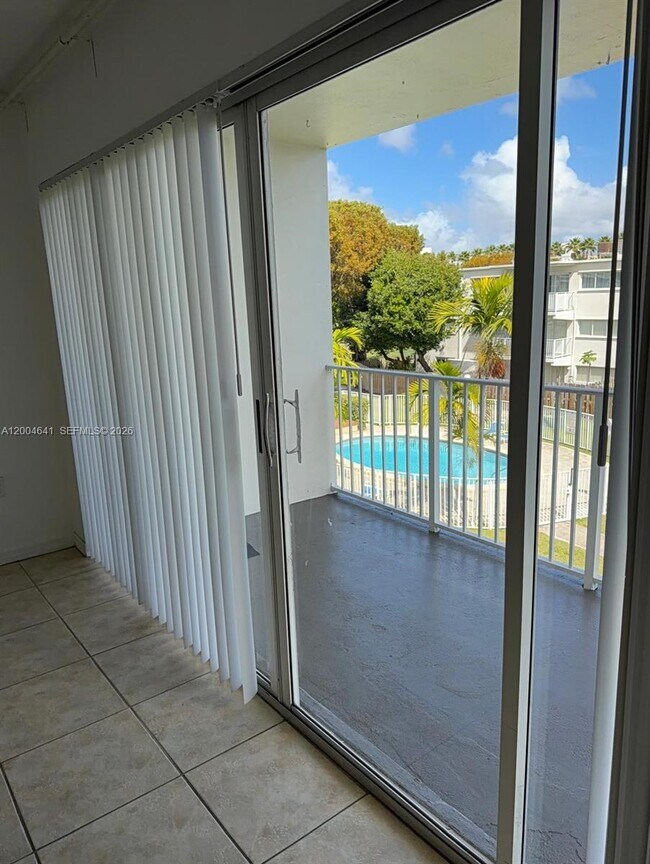 Foto del edificio - 7713 SW 88th St