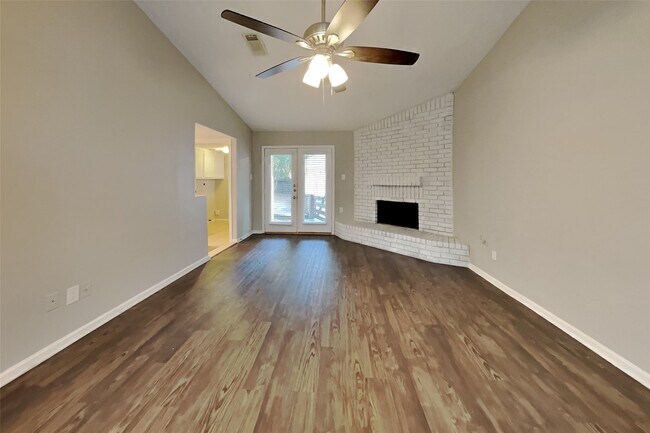 Foto del edificio - 46 Berryfrost Ln