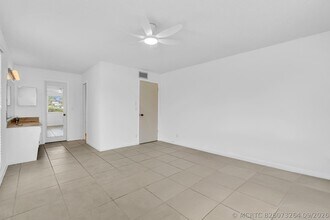 Building Photo - 13721 Flora Pl