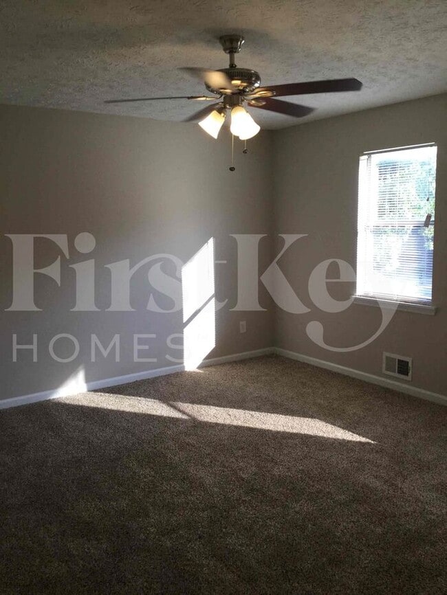 Foto del edificio - 1378 Briar Ridge Ct