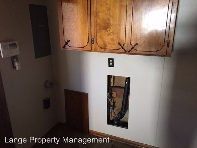 Building Photo - 3 br, 1 bath House - 808 W 47th St South
