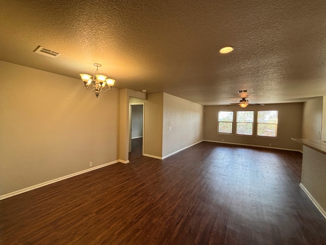 Building Photo - 5556 Columbia Dr