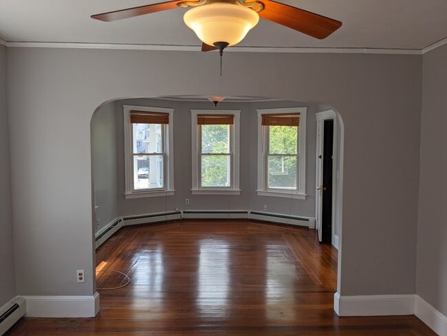 Building Photo - 39 Pinehurst Ave
