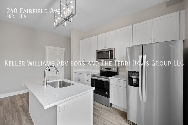 Foto del edificio - 240 Fairfield Ave