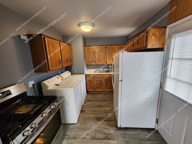 Foto del edificio - 3 bedroom 1 bathroom Ranch with a 2 car garage