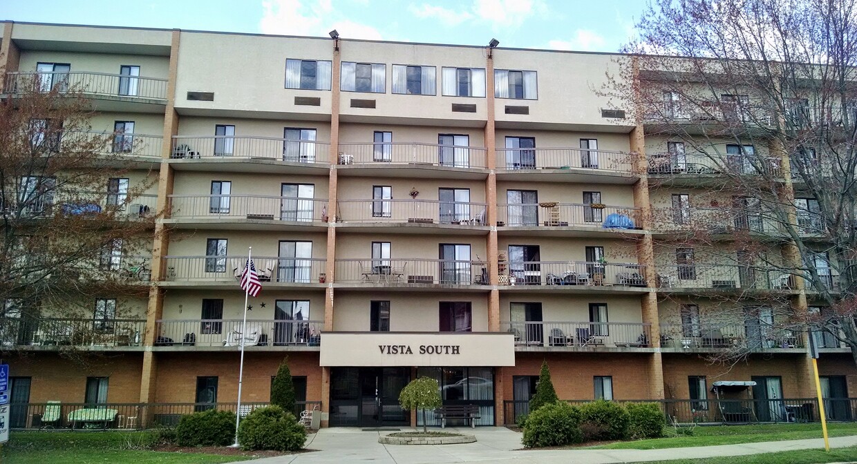 Building Photo - Vista South Apartments