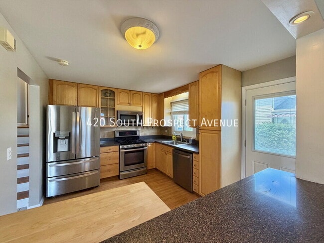 Foto del edificio - 420 S Prospect Ave