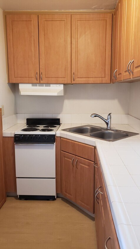 Área de cocina - Lloyd Court Apartments