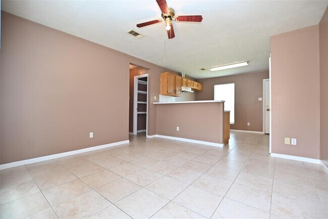 Building Photo - 13719 White Heather Dr