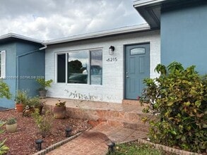 Building Photo - 6215 SW 20th St