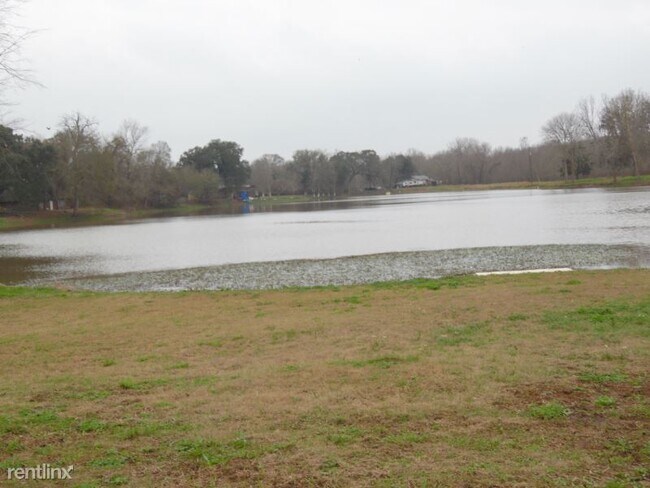 Building Photo - 3 br, 2 bath Mobile Home - 111 Spur
