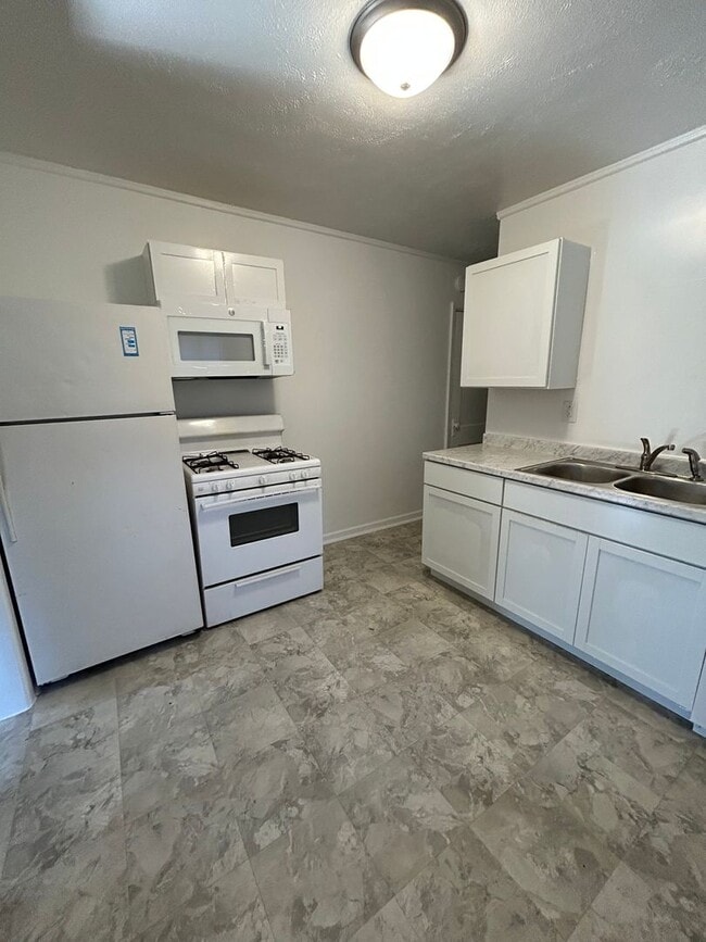 Photo - 502-524 S 15th Street Apartment