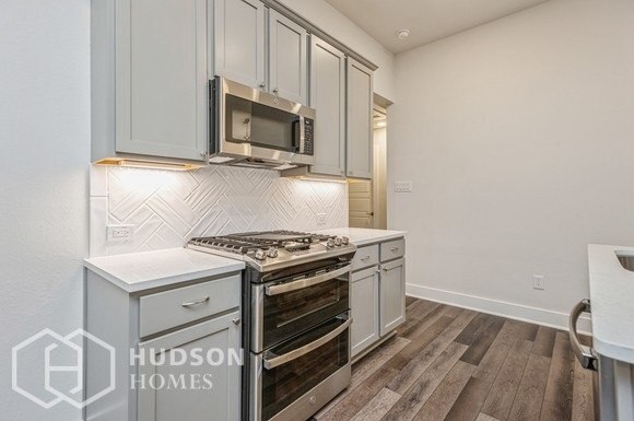 Foto del edificio - NEW CONSTRUCTION NOW AVAILABLE! 10554 Pres...