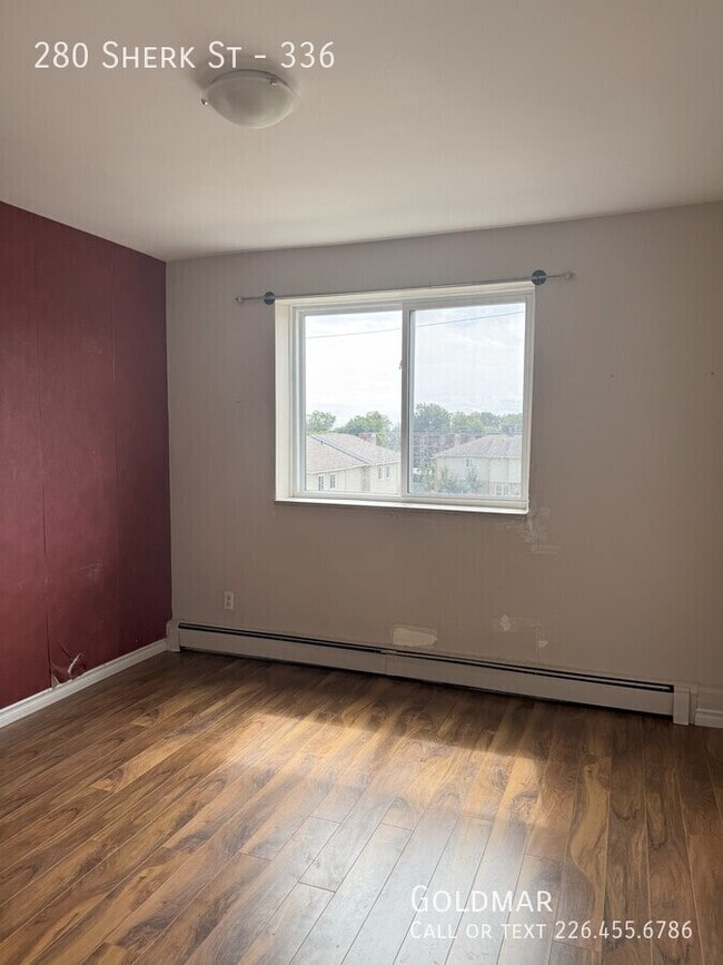 Building Photo - ALL INCLUSIVE! Apartment Near Downtown Lea...