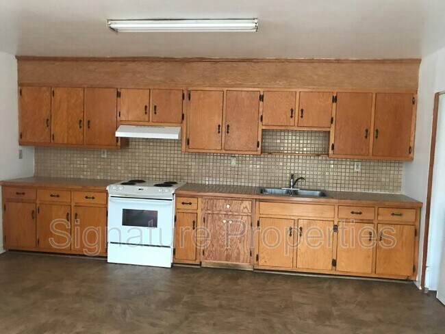 Foto del edificio - 2153 Swain Rd