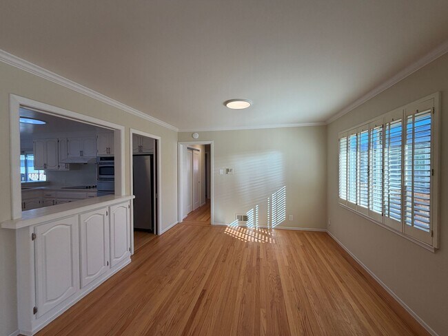 Foto del edificio - Stunning Crestmoor Home