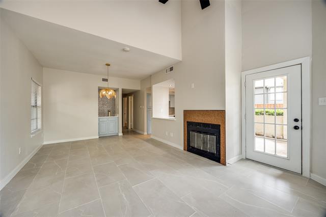 Foto del edificio - 5590 Spring Valley Rd