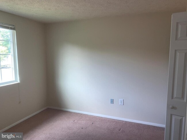 Building Photo - 11719 Eisenhower Ln
