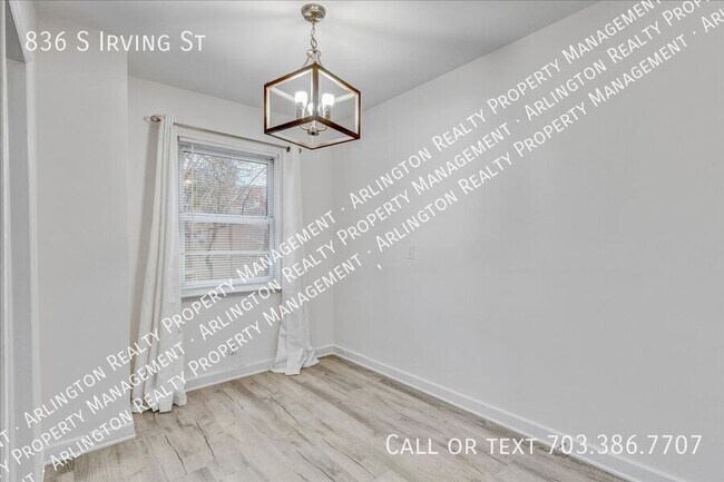 Foto del edificio - 836 S Irving St