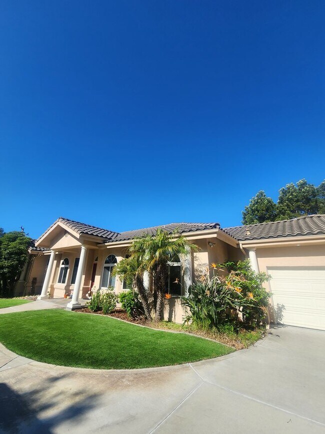 Foto del edificio - Gorgeous Country Home with View- ALL UTILI...