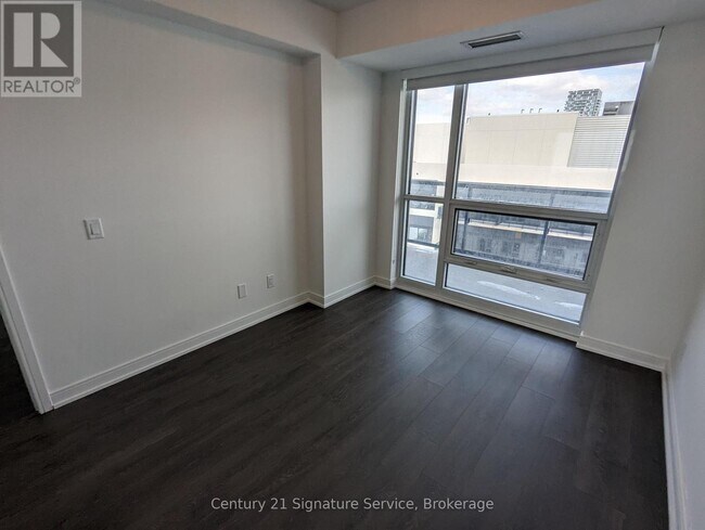 Building Photo - 30-2230 Samuel Wood Wy