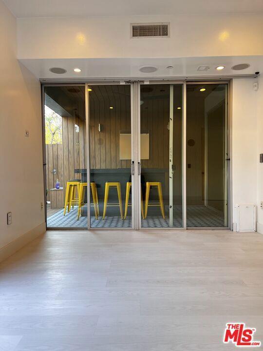 Building Photo - 855 Croft Ave