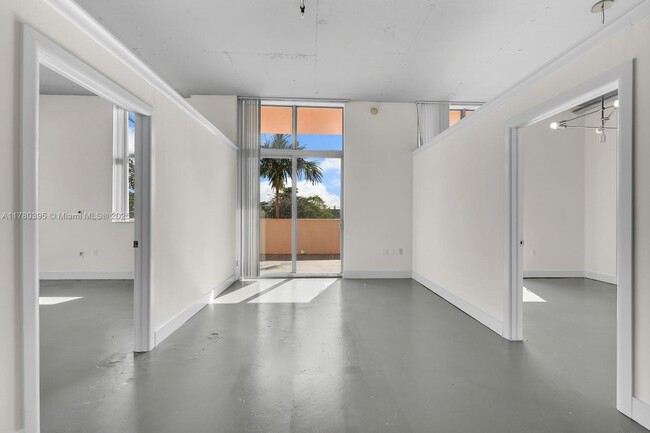 Building Photo - 2100 Van Buren St
