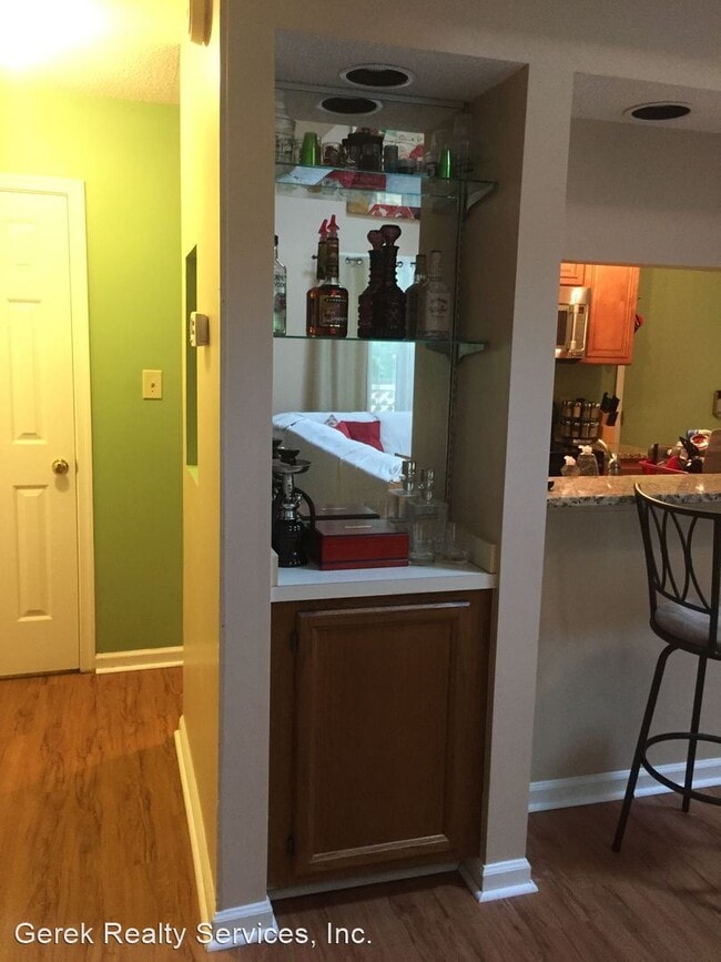 Building Photo - 2 br, 2.5 bath House - 879 Rivanna River R...