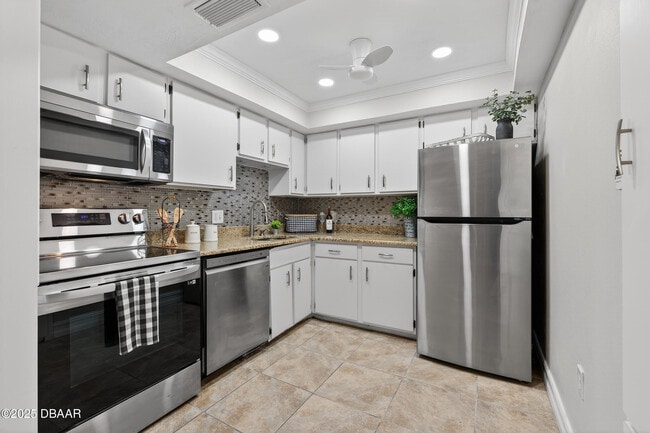 Foto del edificio - 935 N Halifax Ave