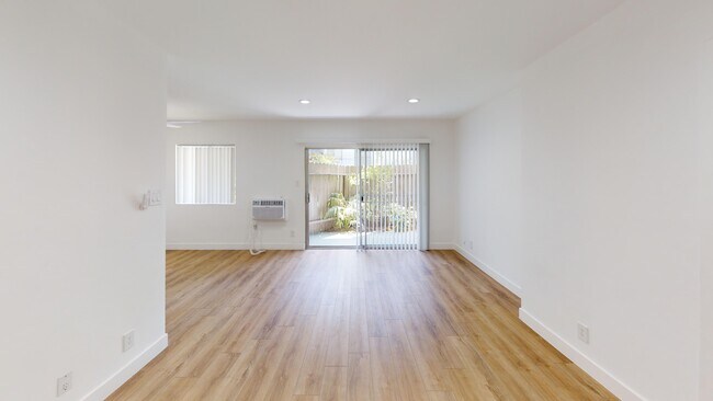 Plano de planta - The Regal Villa Apts...Gorgeous Newly Remo...