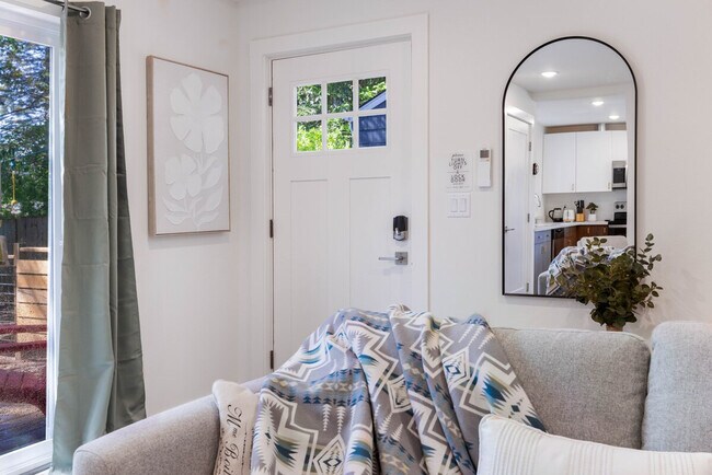 Foto del edificio - 11520 Roosevelt Way NE