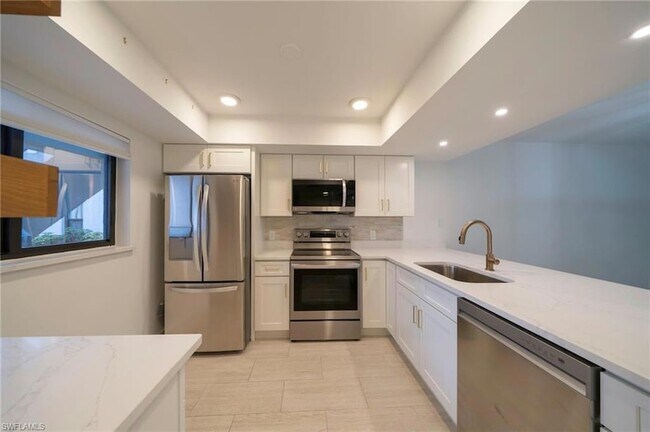 Building Photo - 17456 Silver Fox Dr