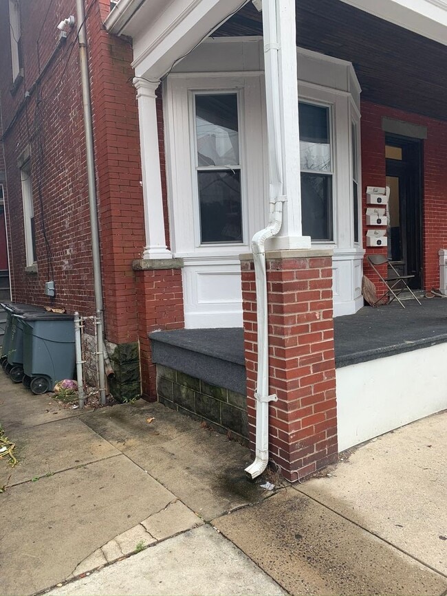 Building Photo - 409 S Potomac St