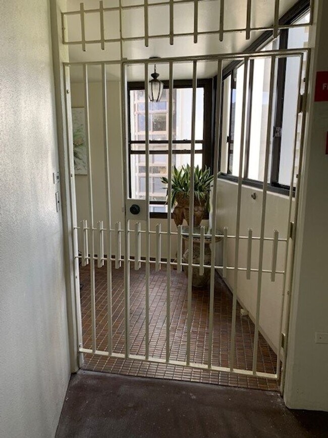 Foto del edificio - Mostly Furnished 2BR/2BA Condo – Ocean & M...