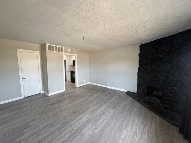 Building Photo - 541 S Deveron Dr