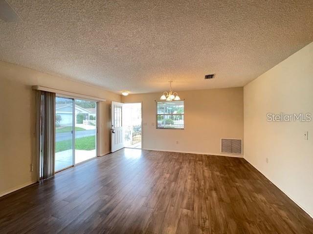 Foto del edificio - 2744 Collington Dr