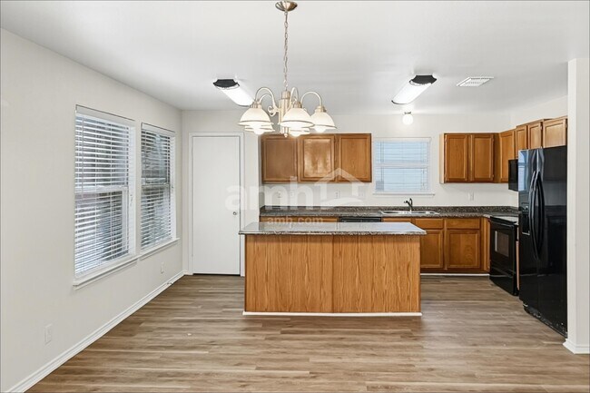 Foto del edificio - 3552 Peachtree Ln