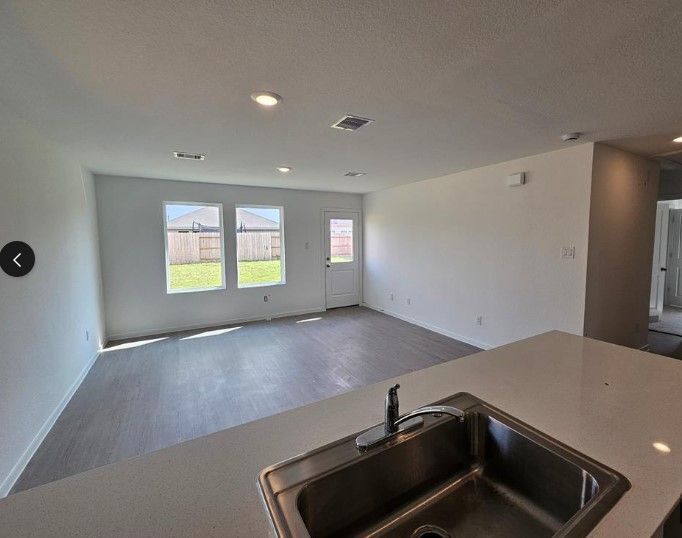 Building Photo - 3323 Silvery Bryum Dr