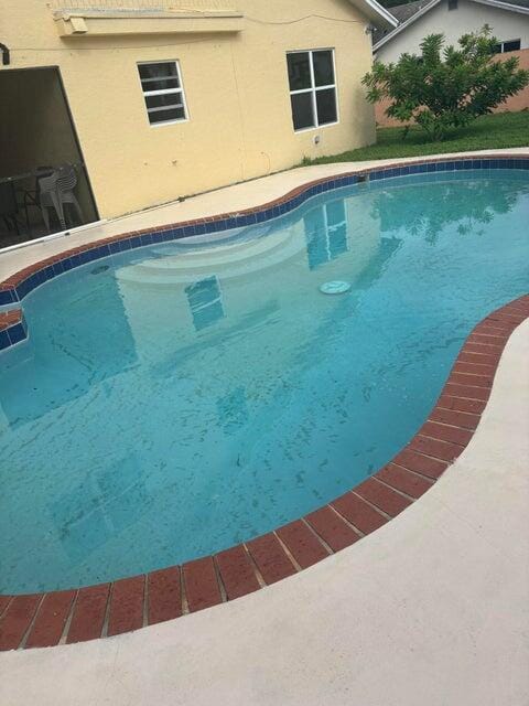 Foto del edificio - 650 Toxaway Dr