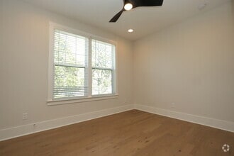 Building Photo - 1405 Kenilworth Ave