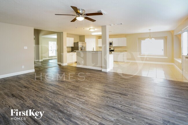 Foto del edificio - 28618 Hidden Cove Dr