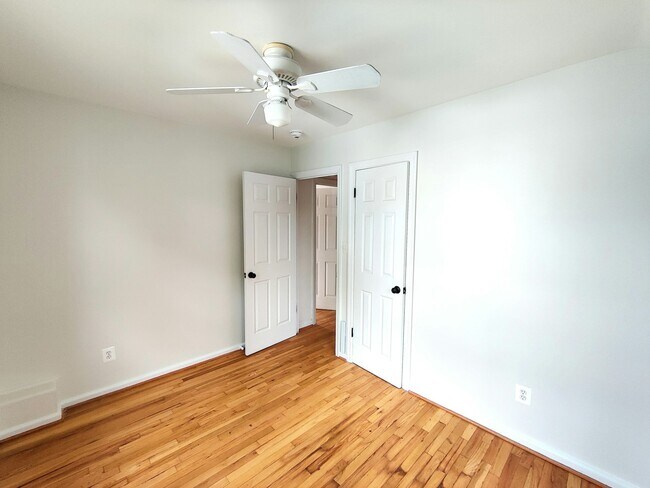 Foto del edificio - 5942 Williamsburg Rd