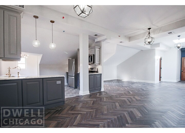 Primary Photo - 425 W Arlington Pl