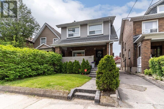 Photo du bâtiment - 630 Runnymede Rd