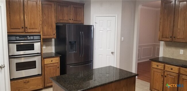 Foto del edificio - 619 Rolling Hills Dr