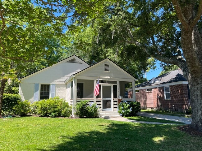 Building Photo - Charming Home in Great Location- West Ashley