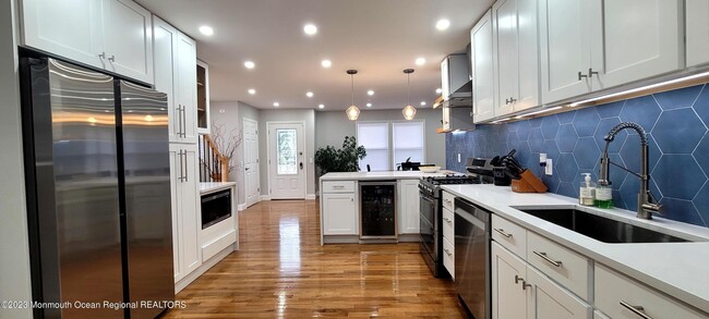 Building Photo - 44 Amboy Rd