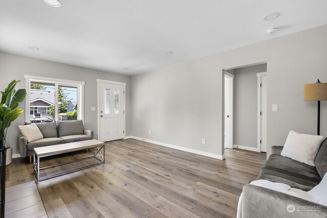 Foto del edificio - Updated South Tacoma Craftsman